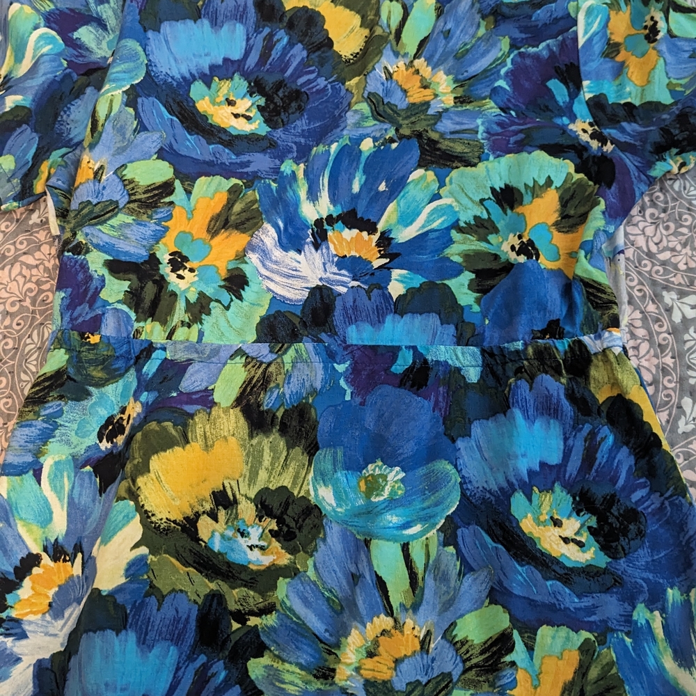 Scrub Patterned Tops/ Bundle - Picture 9 of 12